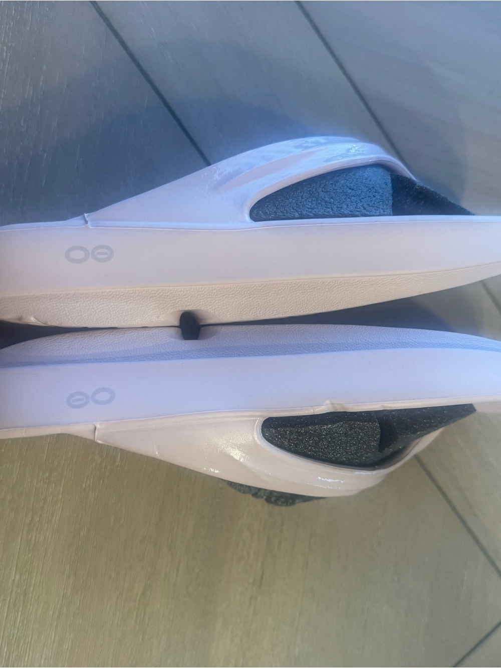 Oofos Oolala Recovery Sandals - Picture 7 of 11